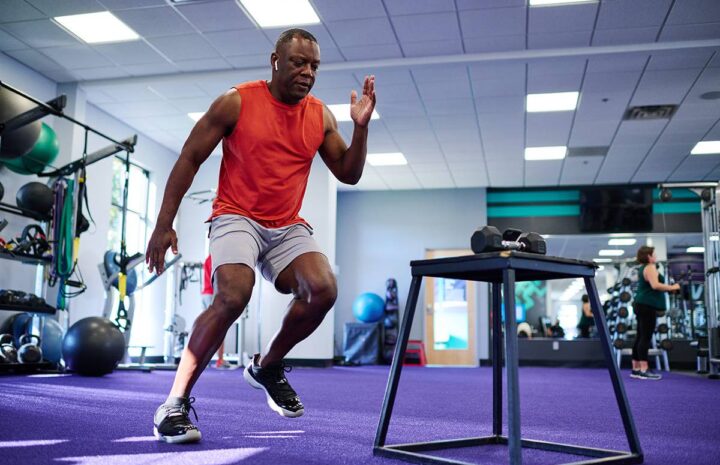 intensywne serie sprintu na rowerze treningu HIIT